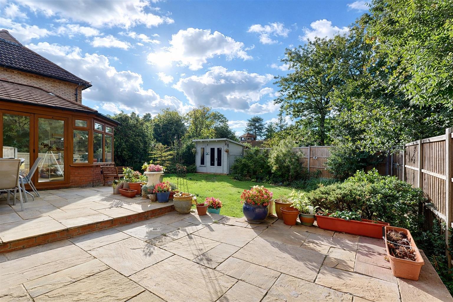 4 bed property in Oakley Gardens., Milton Keynes